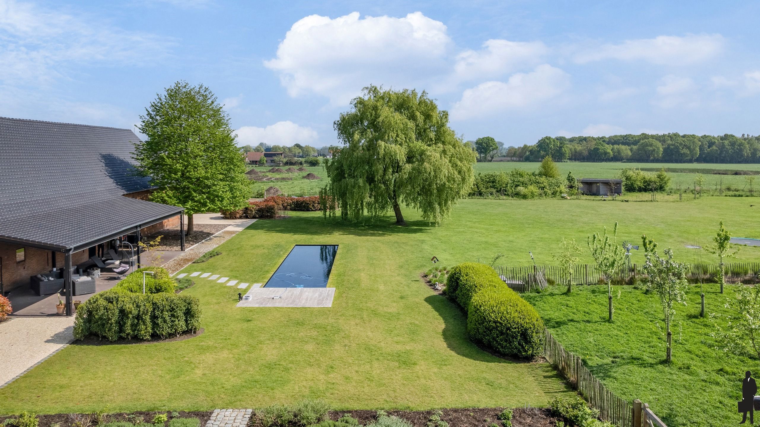Unieke hoeve met schuur en bijgebouw op een perceel van 1ha foto 5
