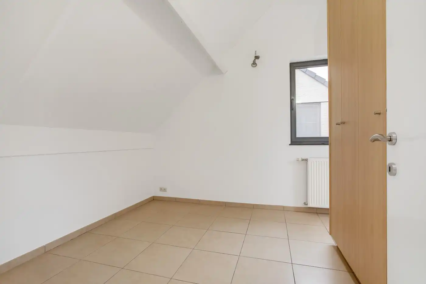 Recent, licht app. met 1 slpk., privéberging, ruim terras en mog. garage foto 8