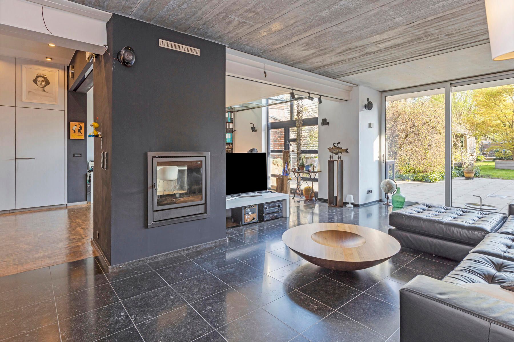 Prachtige woning met grote tuin foto 7