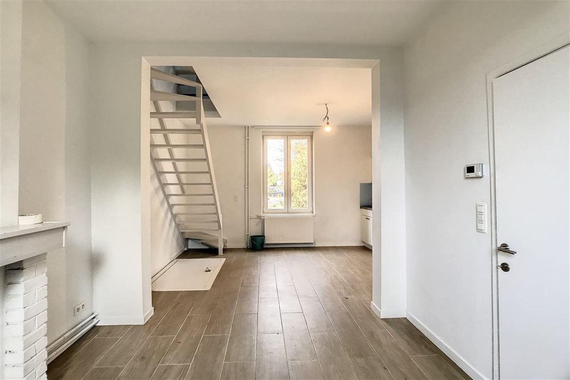 Volledig gerenoveerde woning met tuin foto 3