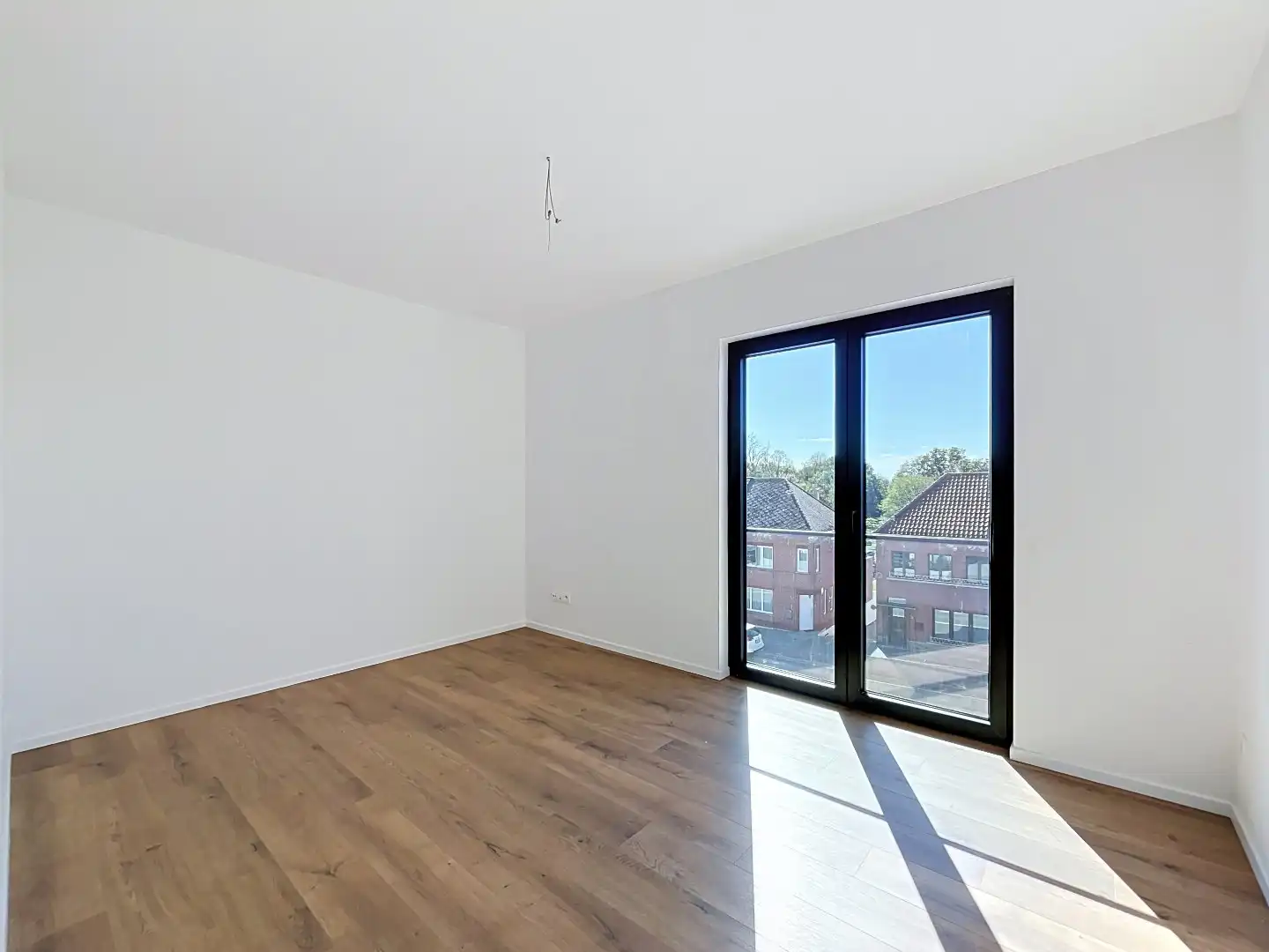 Energiezuinig 2-slaapkamerappartement met 2 staanplaatsen! foto 5