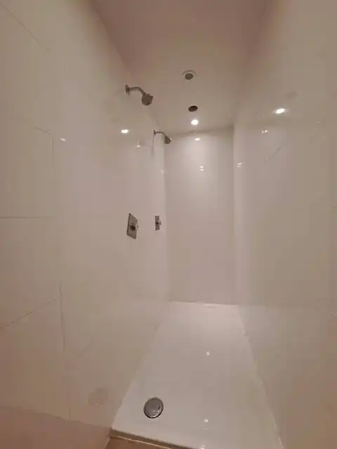 Zeer ruim handelspand met groot TERRAS te koop in Sint-Kruis Brugge. foto 16