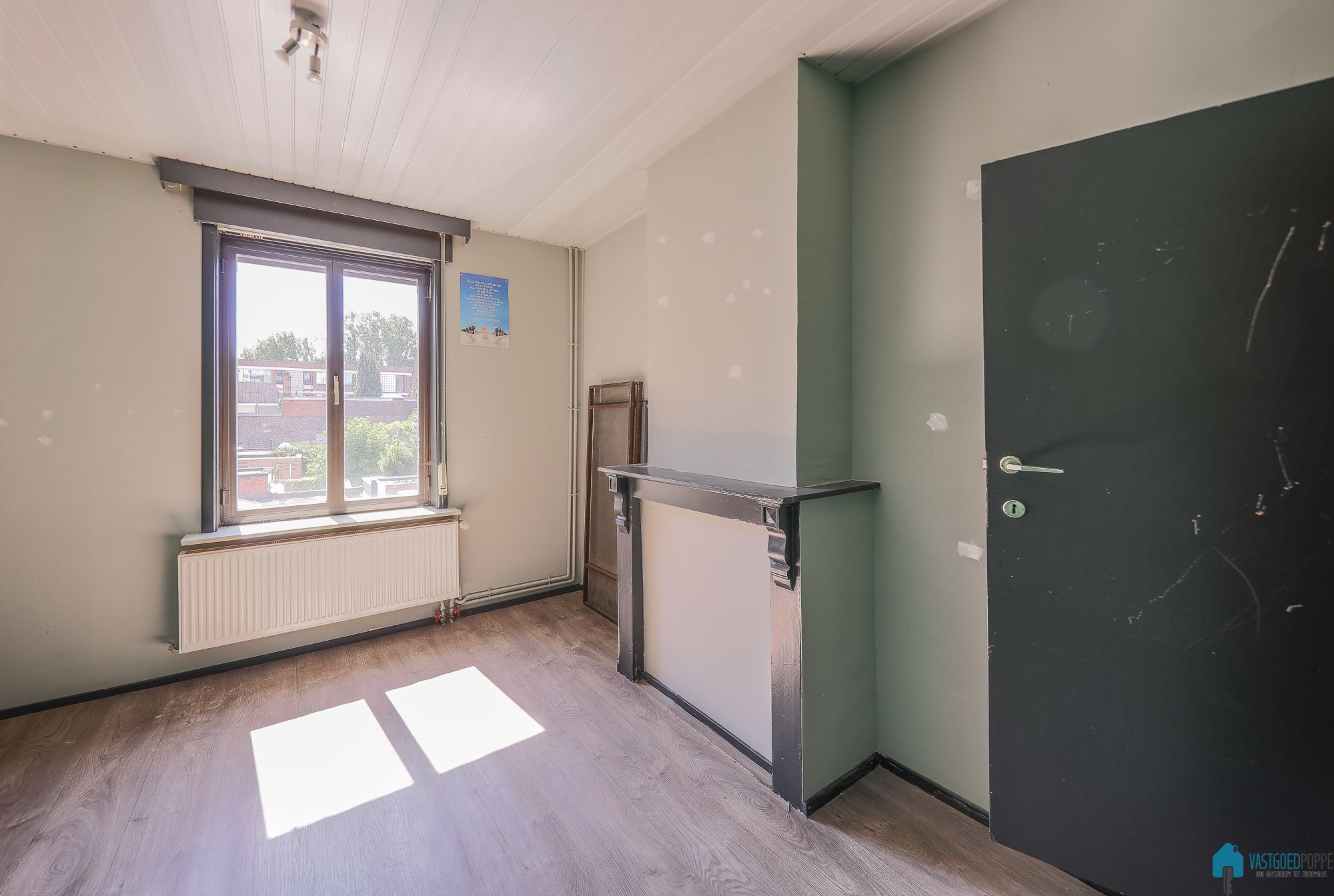 EENGEZINSWONING MET RUIME KOER – GOED GELEGEN foto 16