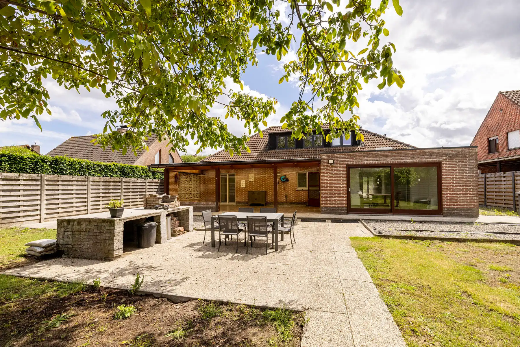 Op te frissen, energiezuinige woning met 3/4 slpks en tuin foto 24