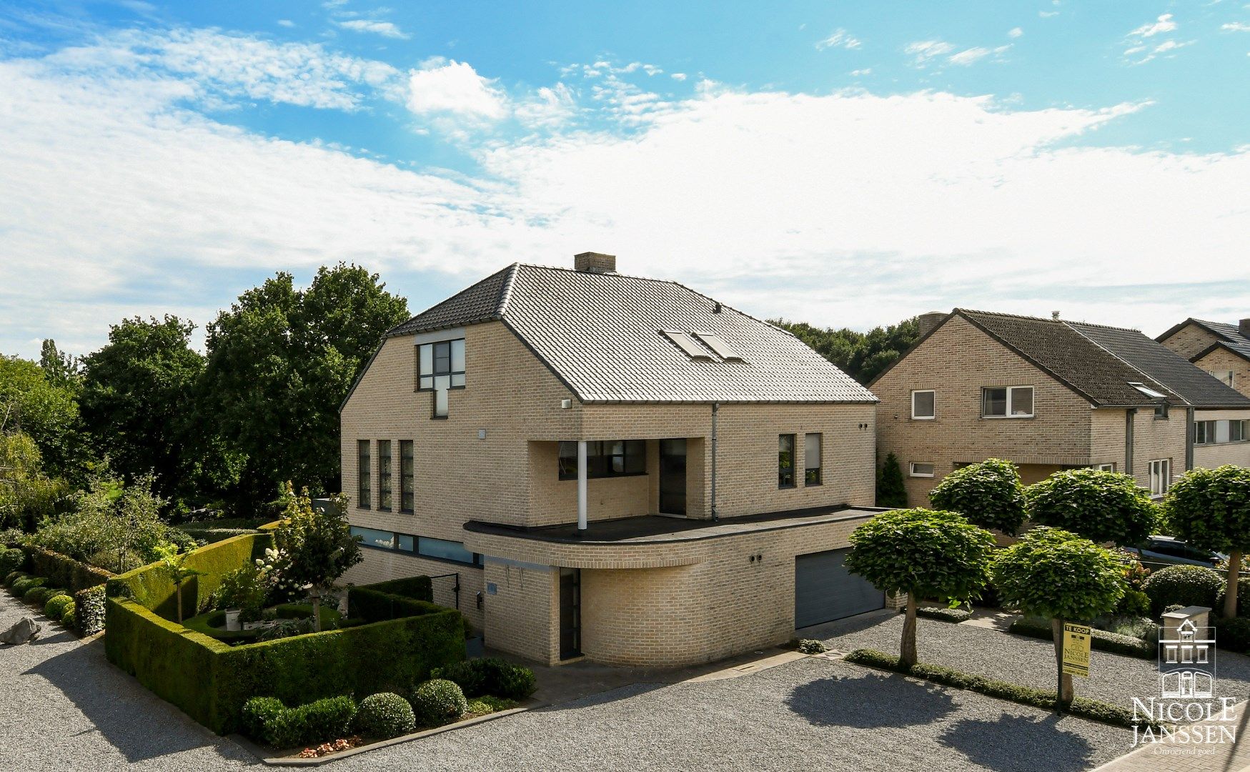 Verzorgde ruime woning met gelijkvloers praktijkgedeelte en prachtige tuin foto 42