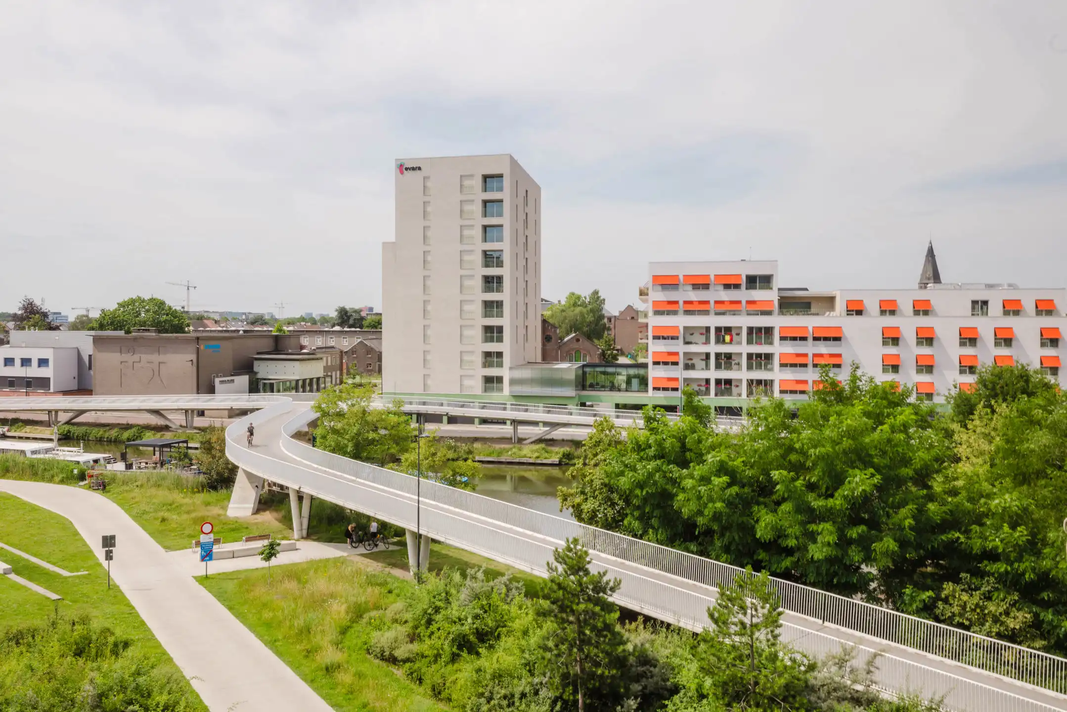 Dakappartement met één slaapkamer en ruim hoekterras te Gent foto 15