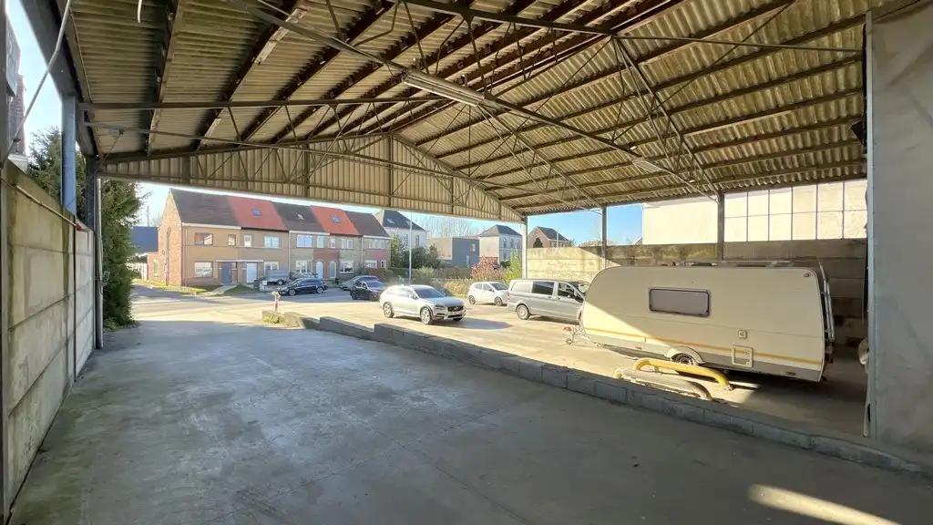 Loods met laadkades en kantoor te huur nabij R4 in Melle foto 14