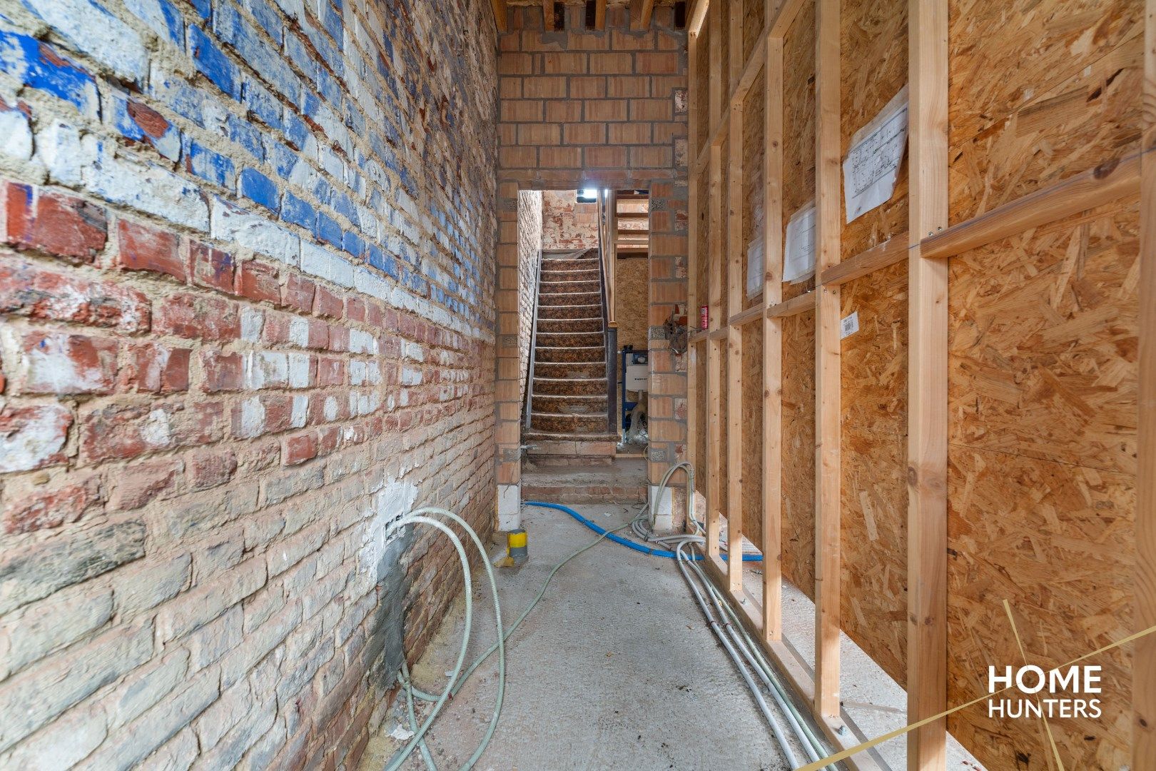 Verder af te werken woning met 3 slaapkamers, dressing, garage en ruime tuin – Ieper foto 7