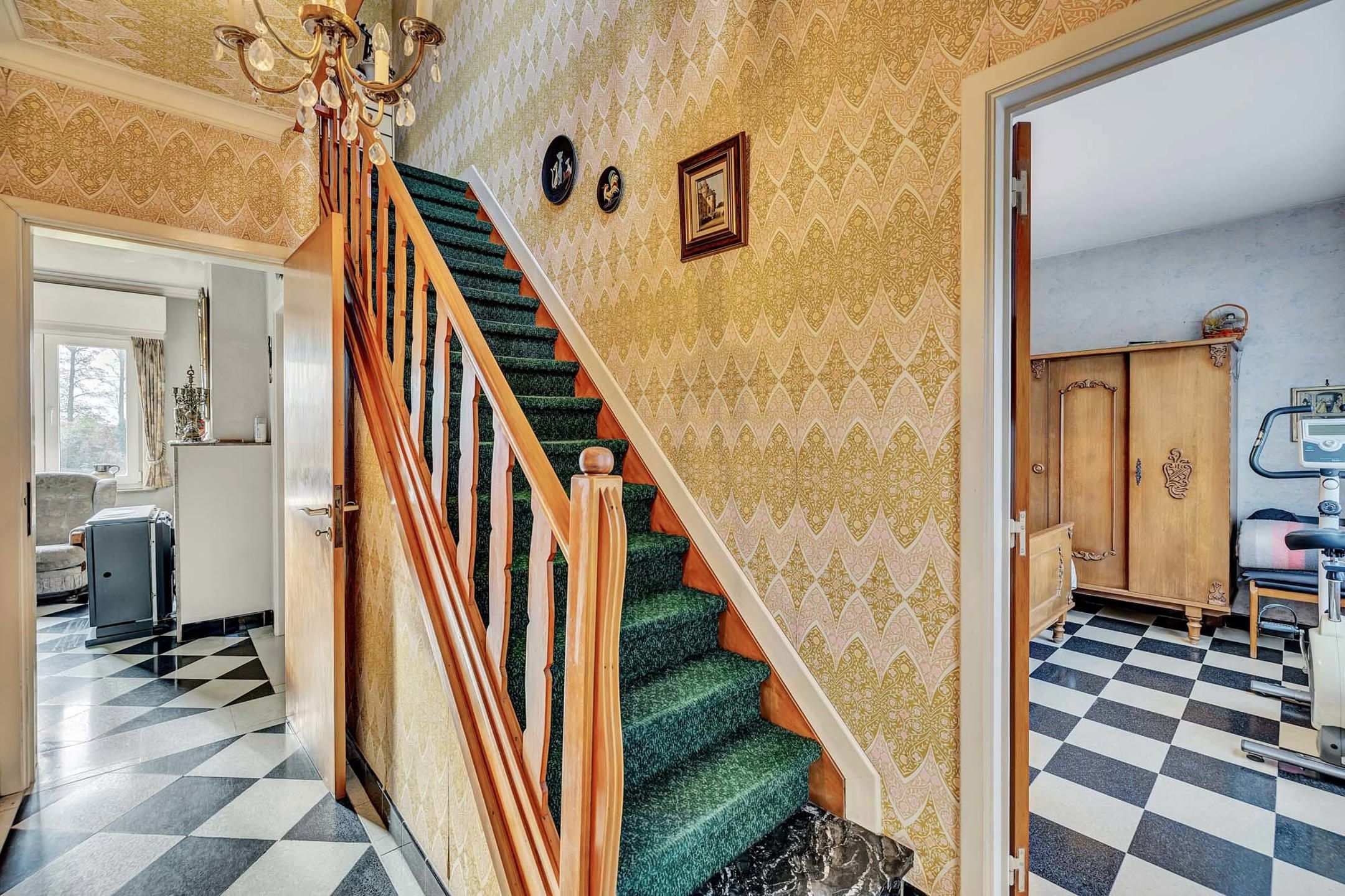 Charmante woning op een prachtig perceel van maar liefst 2.320 m² foto 10