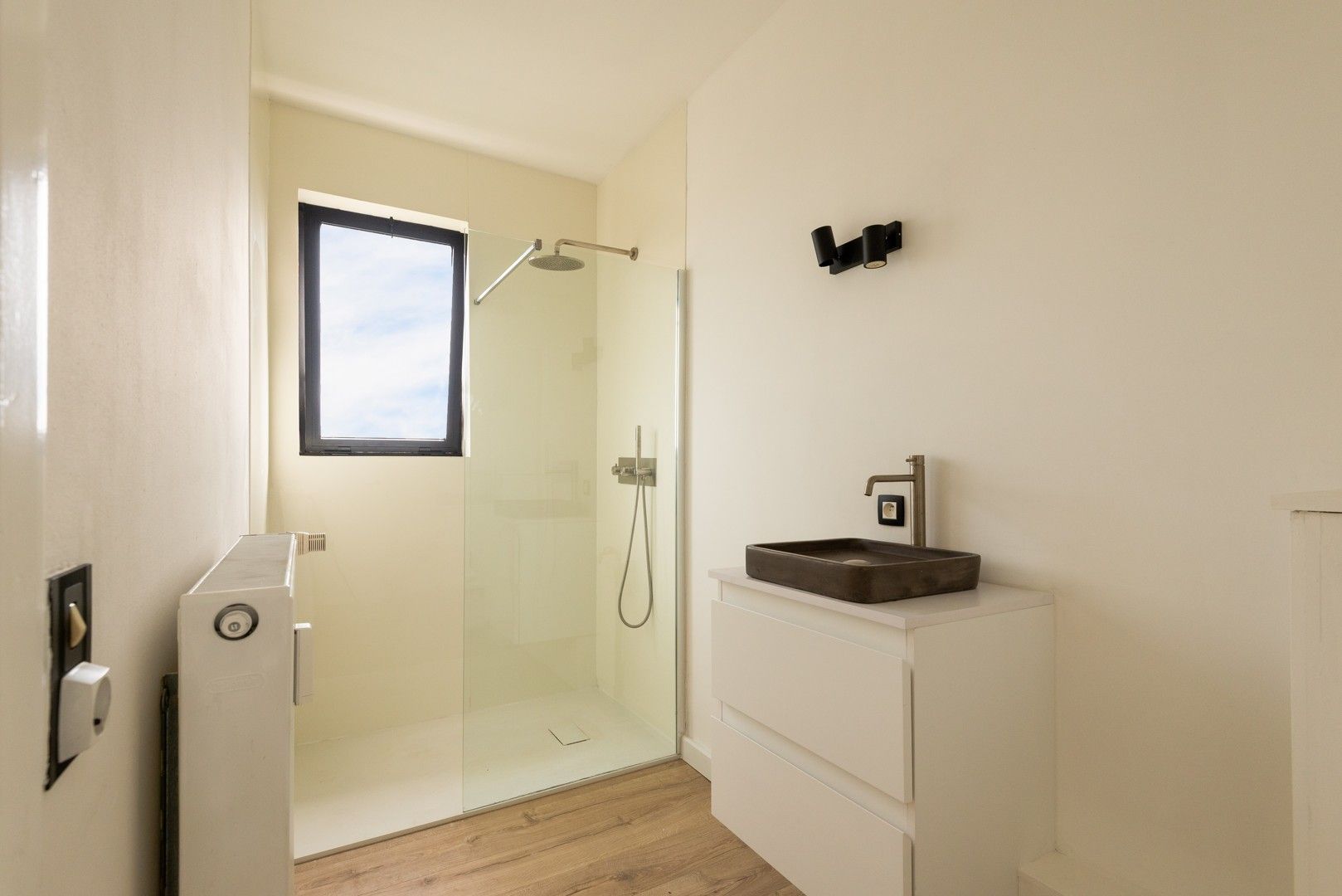 Instapklare studio met prachtig uitzicht op het MAS – ideale investering of starters appartement! foto 3