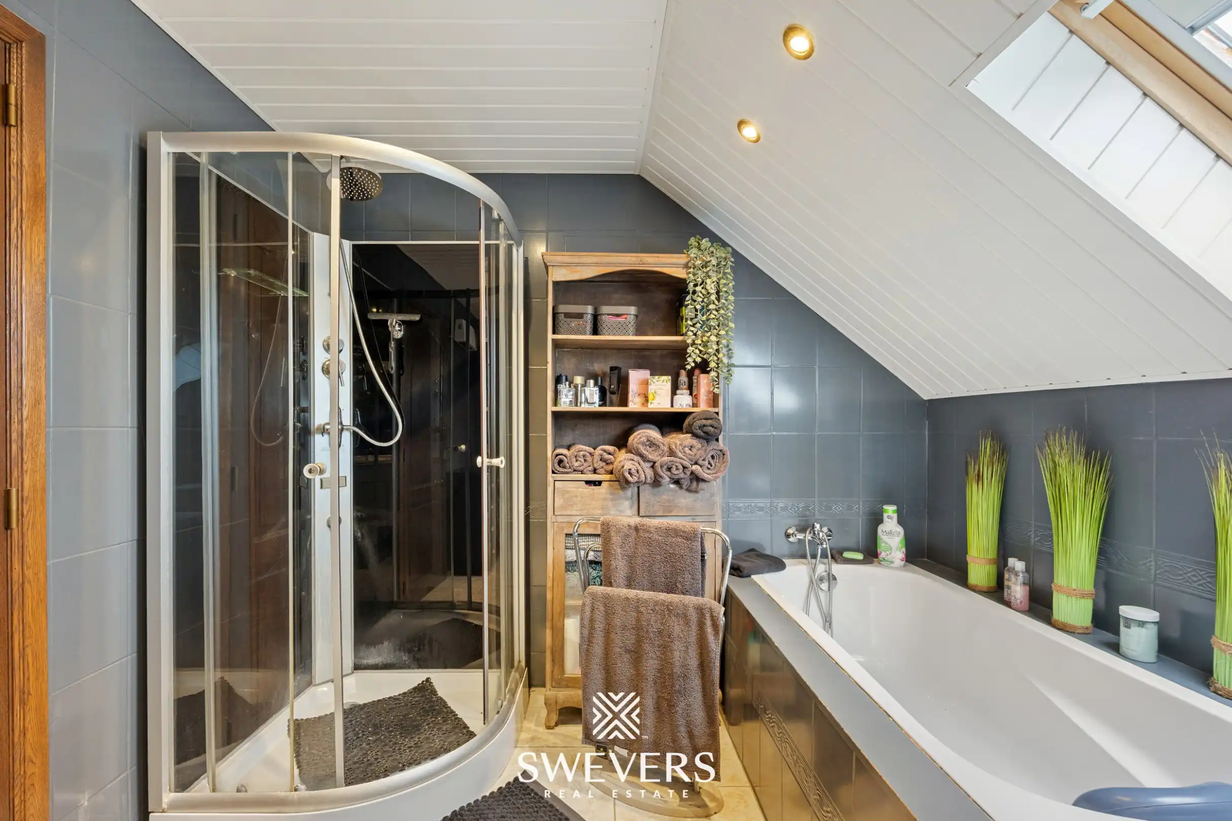 Karaktervolle open bebouwing met wellnessbeleving en ruime tuin foto 21