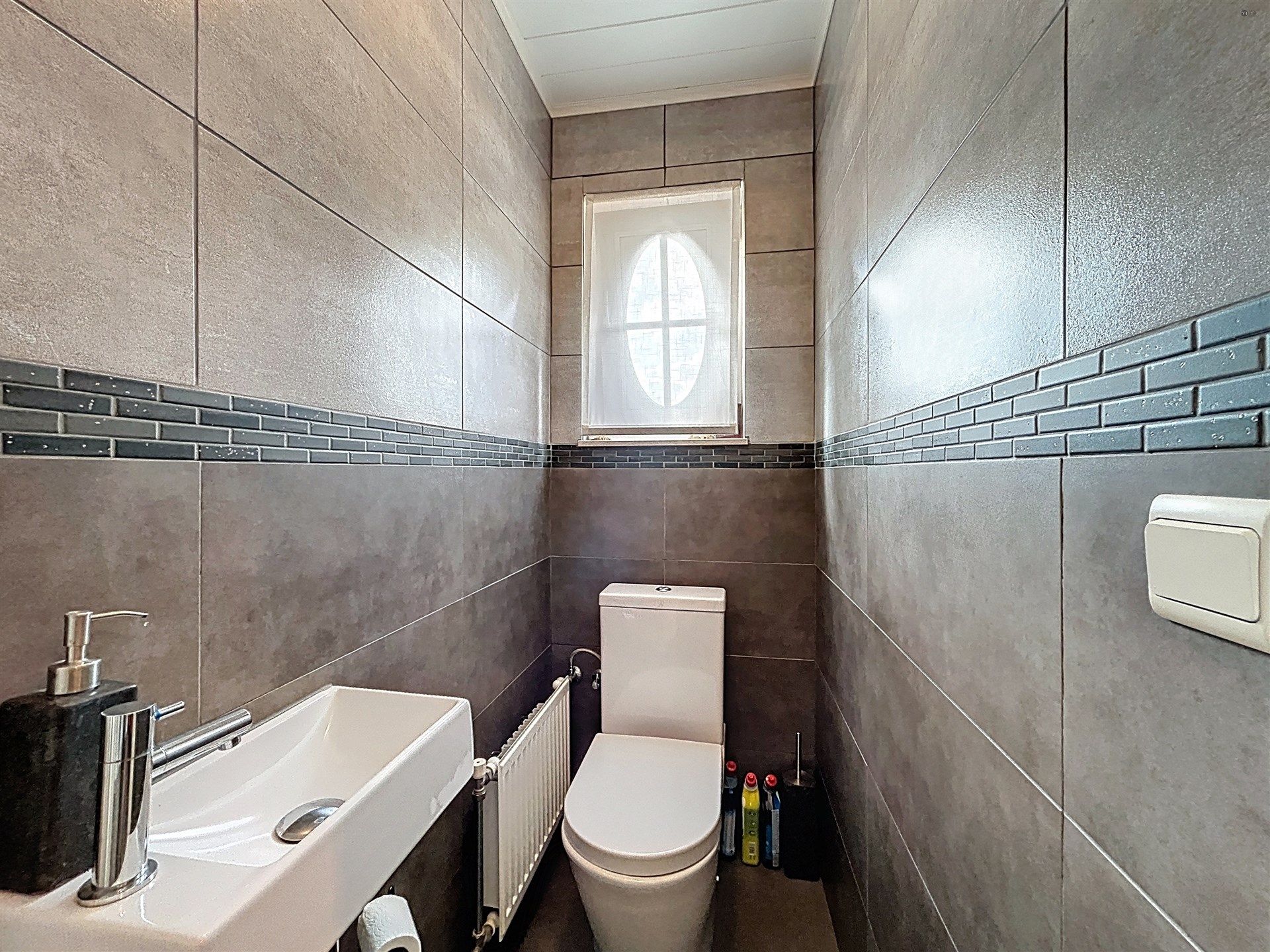 Open bebouwing met 3 slaapkamers en garage op perceel van 644m² foto 12
