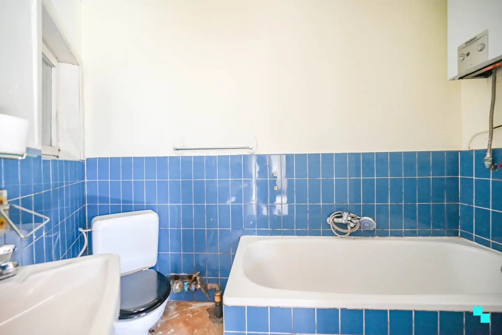 Landelijk gelegen, te renoveren woning op 1.767m² perceel foto 13