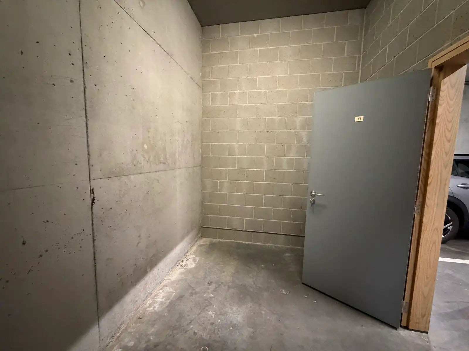 Instapklaar appartement met terras en staanplaats nabij centrum Aalst. foto 18