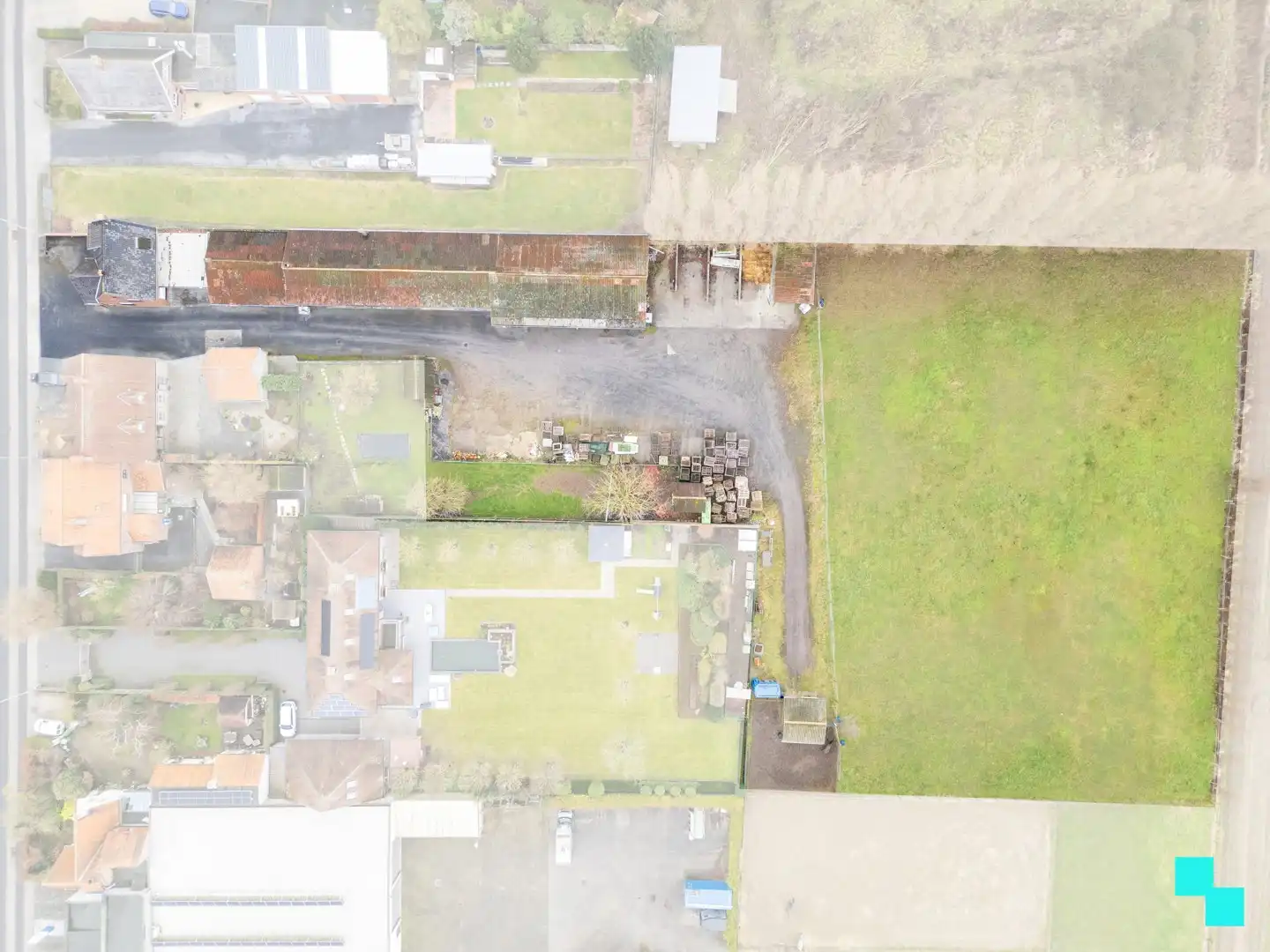 (Bedrijfs)woning met mogelijkheid tot ambachtelijke bedrijvigheid en nijverheid op de grens Izegem / Sint-Eloois-Winkel foto 4
