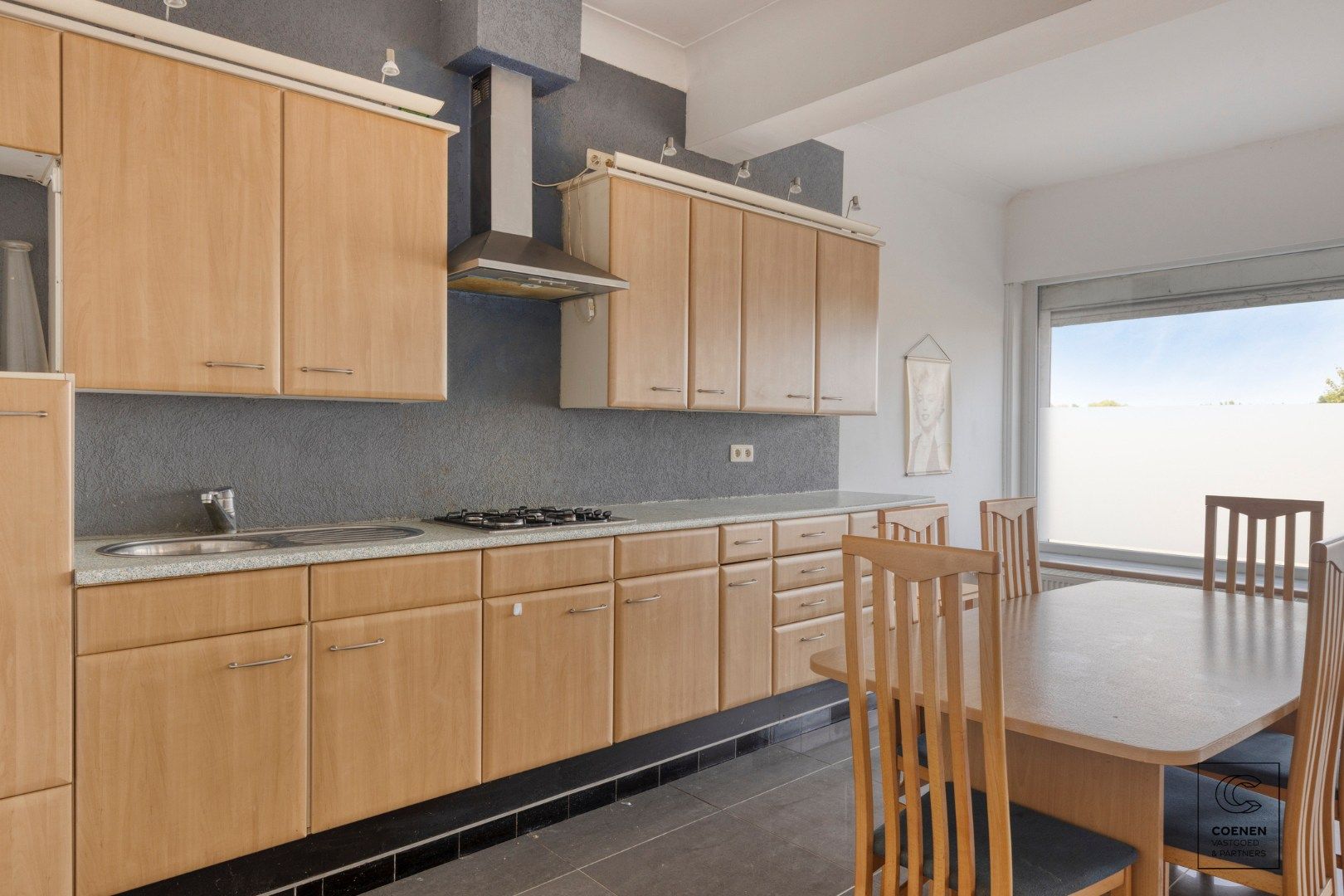 Handelshuis van 220 m², drie slaapkamers en veel potentieel! foto 7