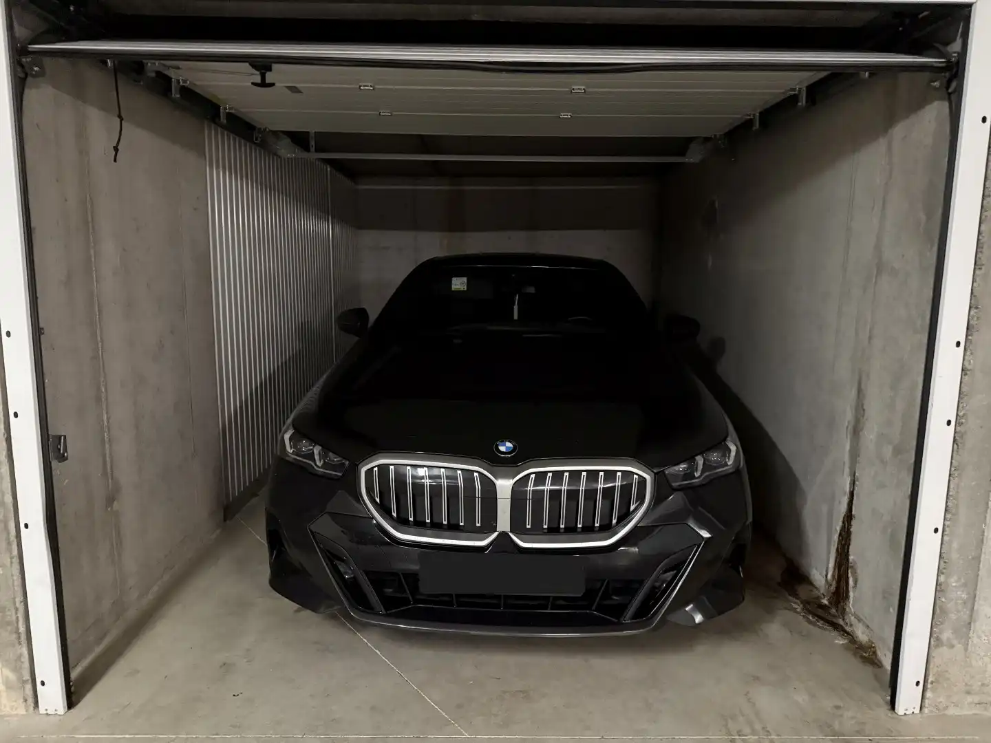 Gesloten garagebox in het centrum van Brugge! foto 2