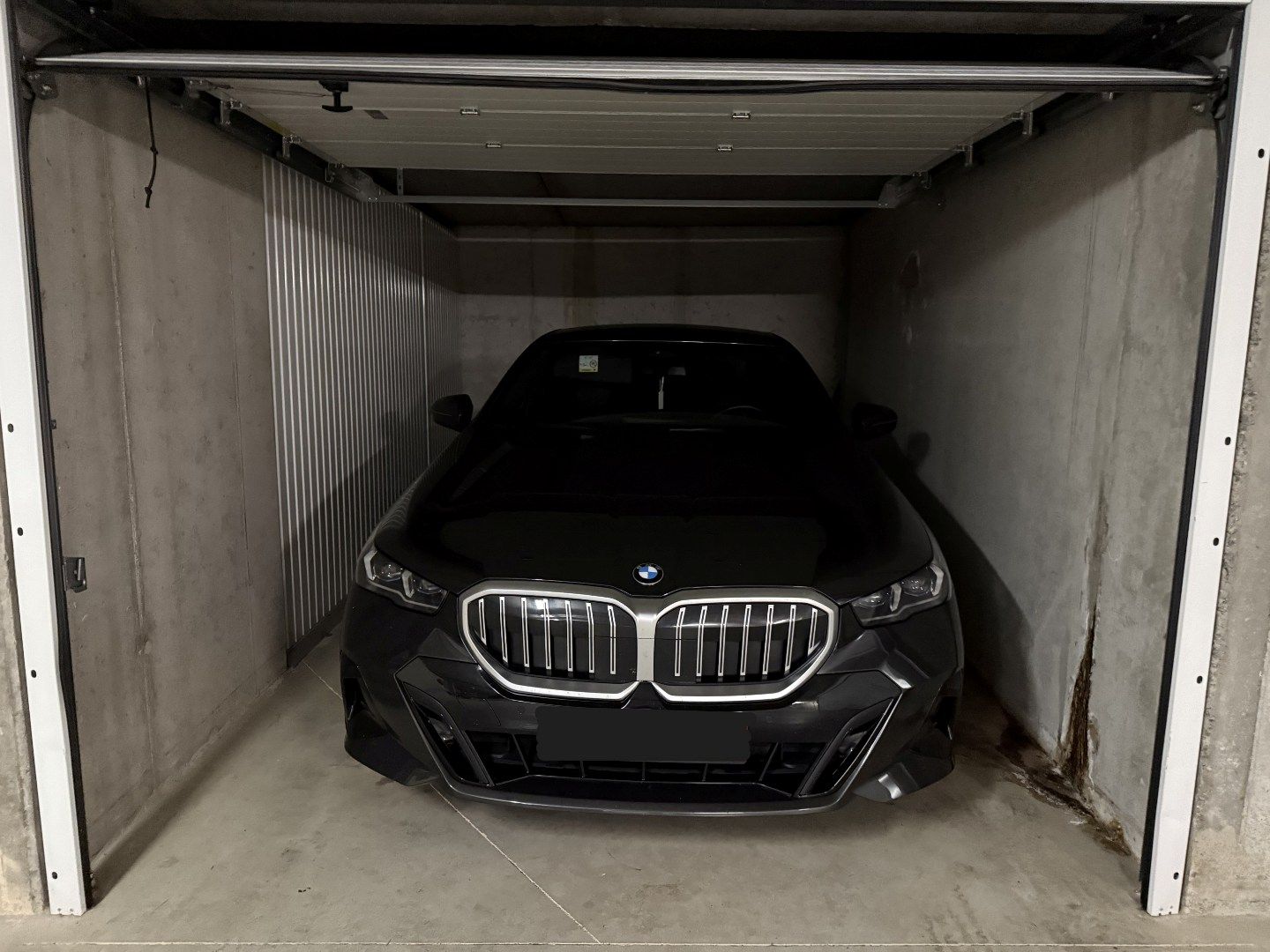 Gesloten garagebox in het centrum van Brugge! foto 2