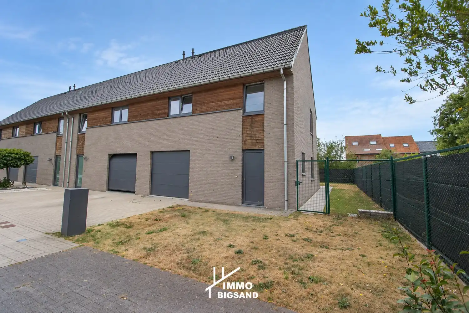 Halfopen nieuwbouwwoning te koop in rustige woonwijk met 4 slaapkamers (mogelijkheid 5 slaapkamers) foto 2