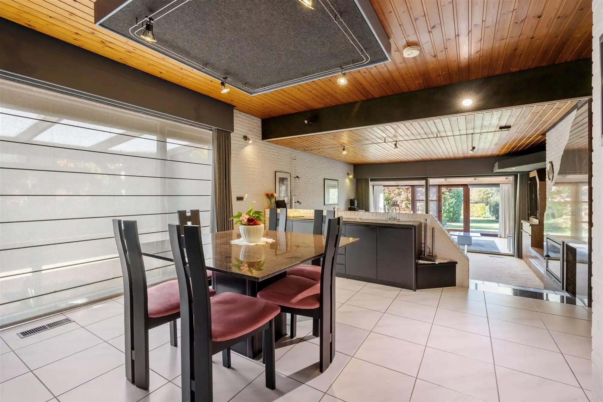 HEEL GOED ONDERHOUDEN WONING MET 3 SLAAPKAMERS UITERST RUSTIG GELEGEN OP EEN PERCEEL VAN 14A TE HEPPEN foto 9