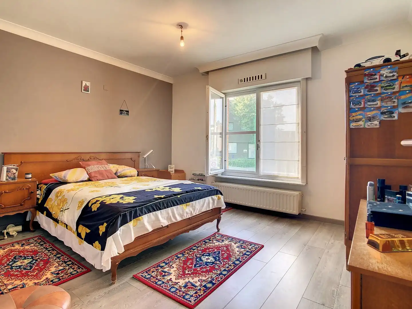 Rustig gelegen, alleenstaande woning met inpandige garage foto 5