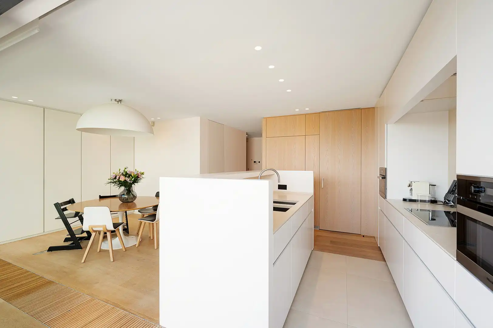 Luxueus appartement met frontaal zicht op het Zegemeer. foto 14