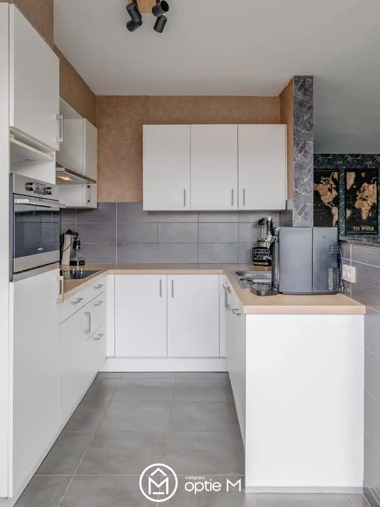 Ruim appartement in Bilzen-Hoeselt met parkeerplaats foto 12