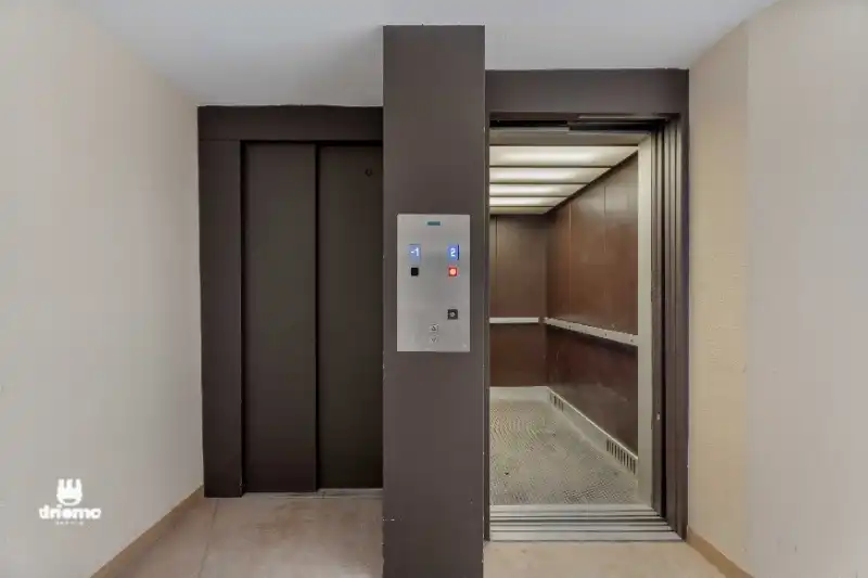 PAS GERENOVEERD TWEESLAAPKAMERAPPARTEMENT IN SINT-IDESBALD foto 15