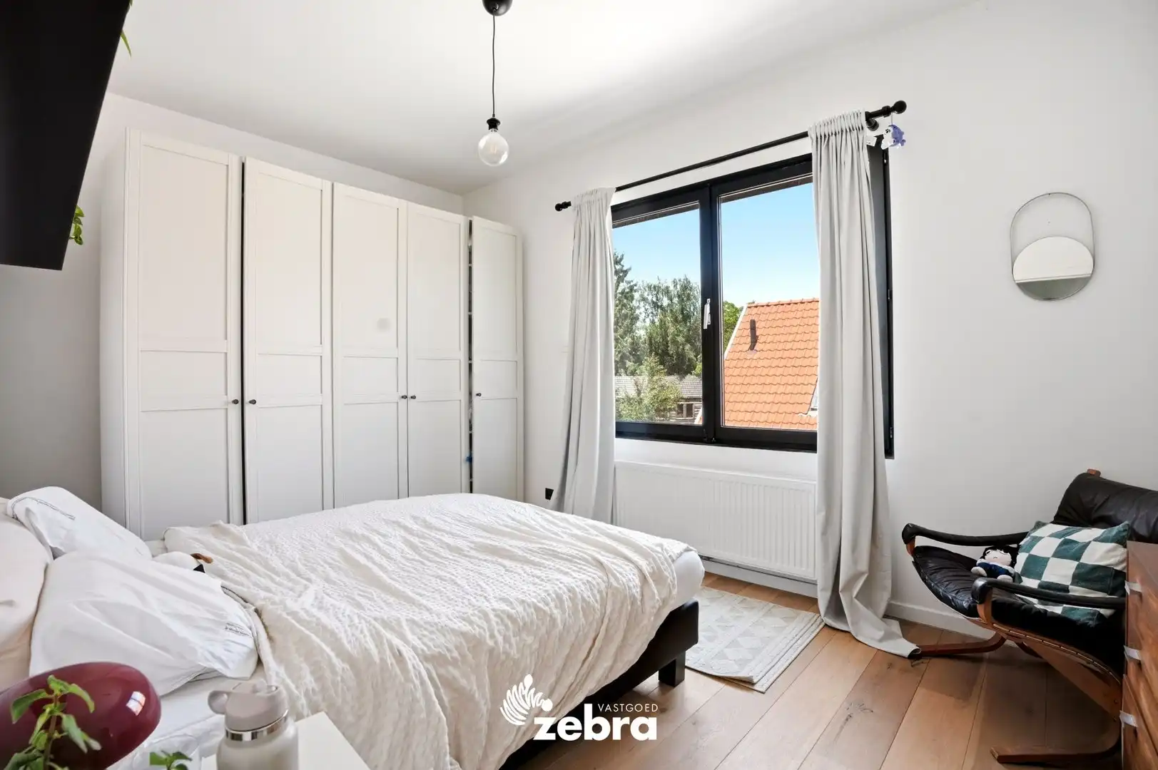 Ruime woning nabij centrum Brugge met 3 slaapkamers en zonnig terras! foto 13