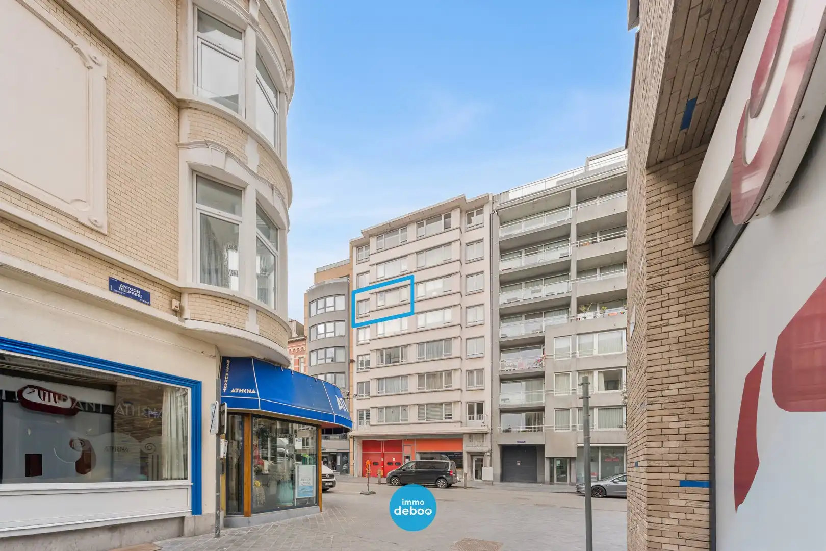 Ruim te renoveren appartement in het centrum van  Oostende foto {{pictureIndex}}