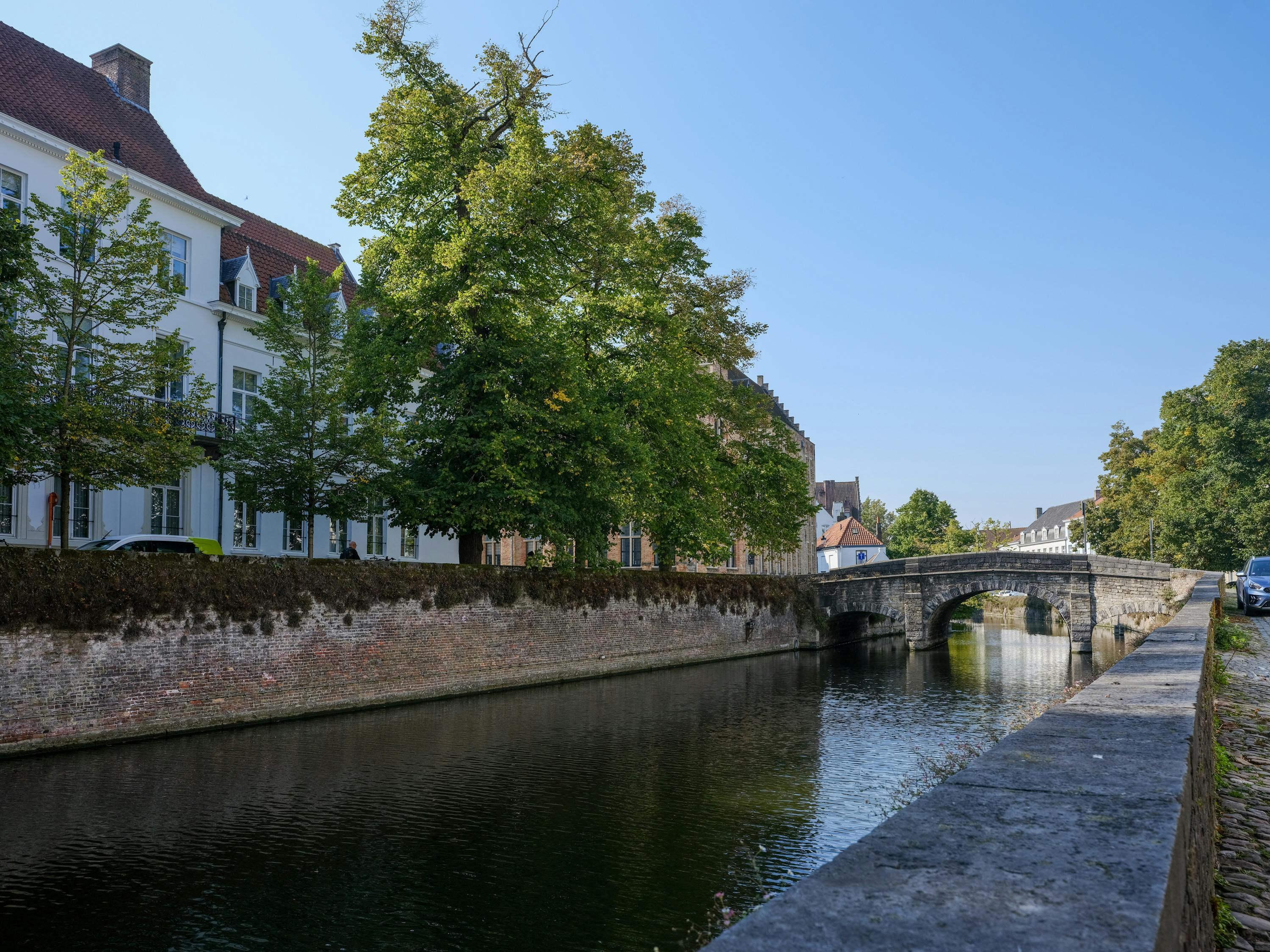 Te renoveren statige hoekwoning in Brugge te koop foto 13