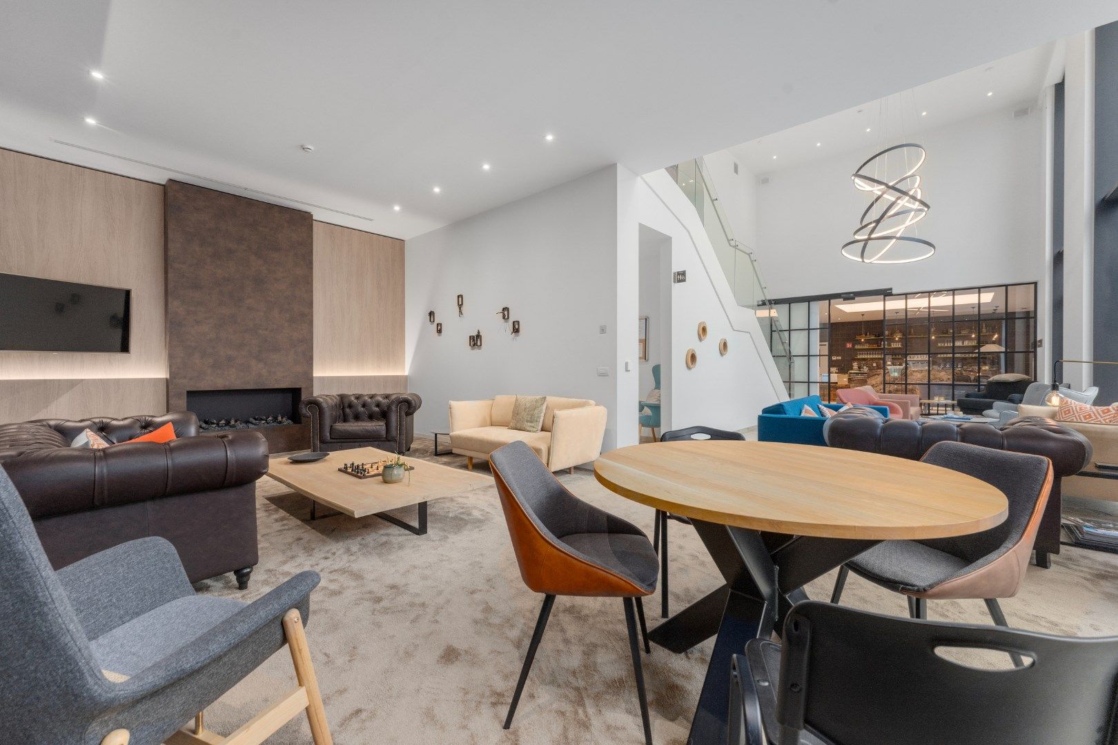Mooie serviceflat in standingvol gebouw foto 12
