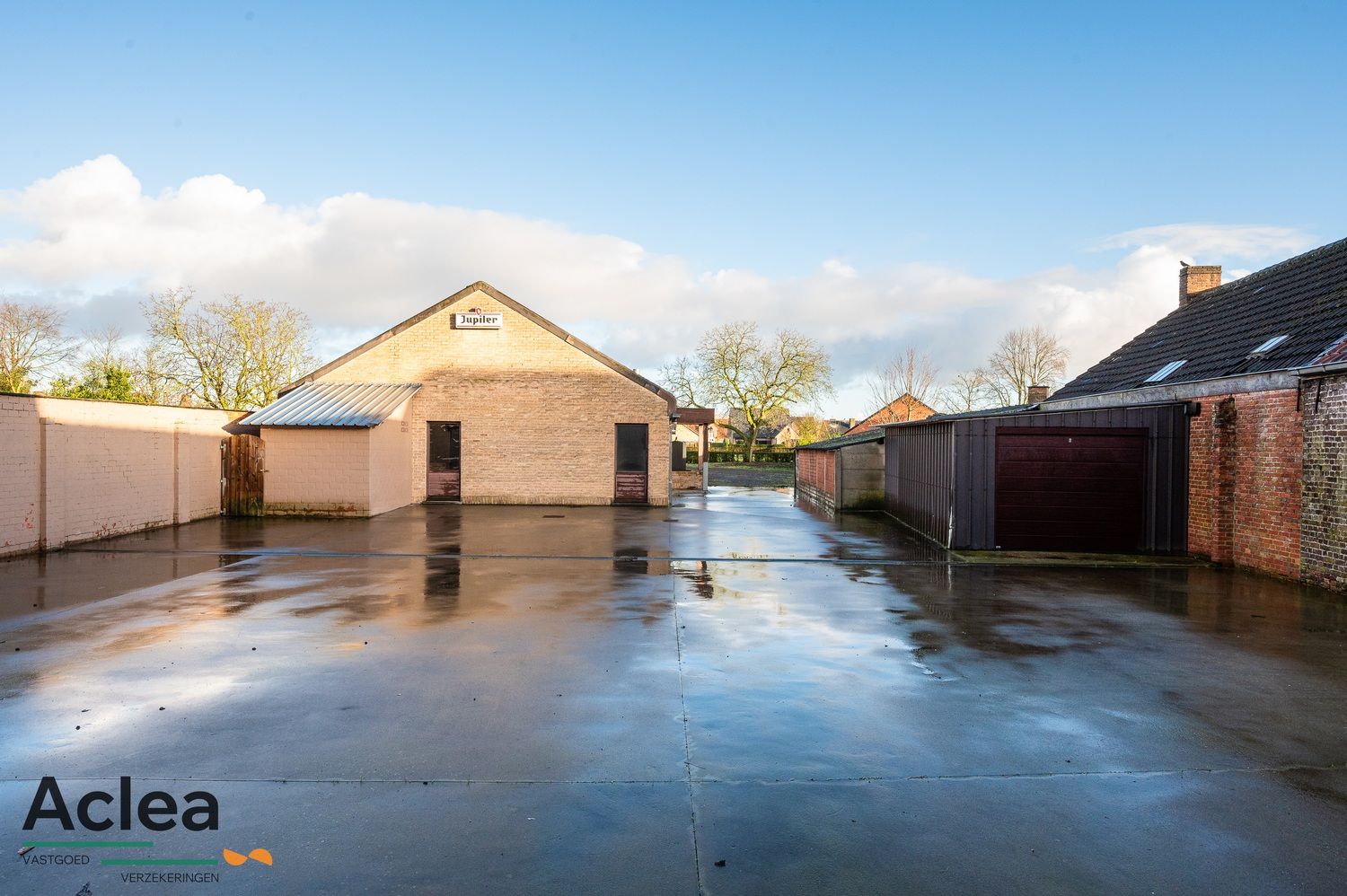 Multifunctionele eigendom bestaande uit café met appartement en feestzaal foto 11