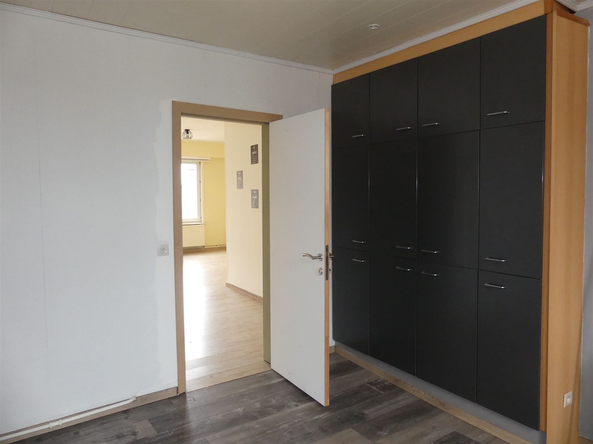 Opbrengstwoning bestaande uit 2 appartementen! foto 6