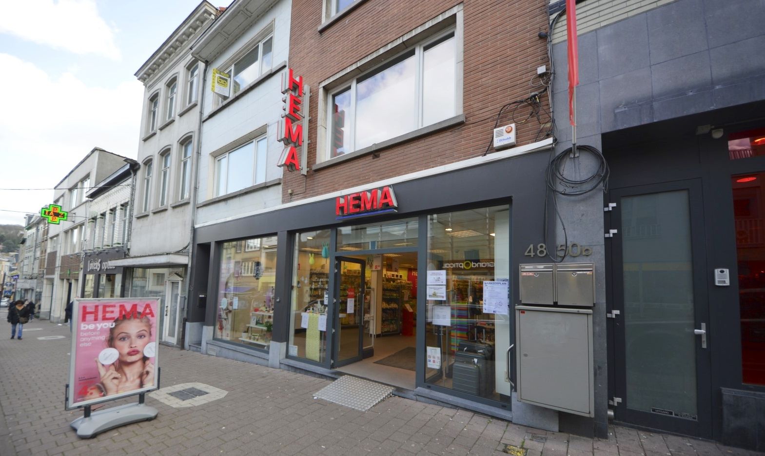 INVESTERINGSEIGENDOM VERHUURD AAN HEMA + VERNIEUWDE DUPLEX foto 3