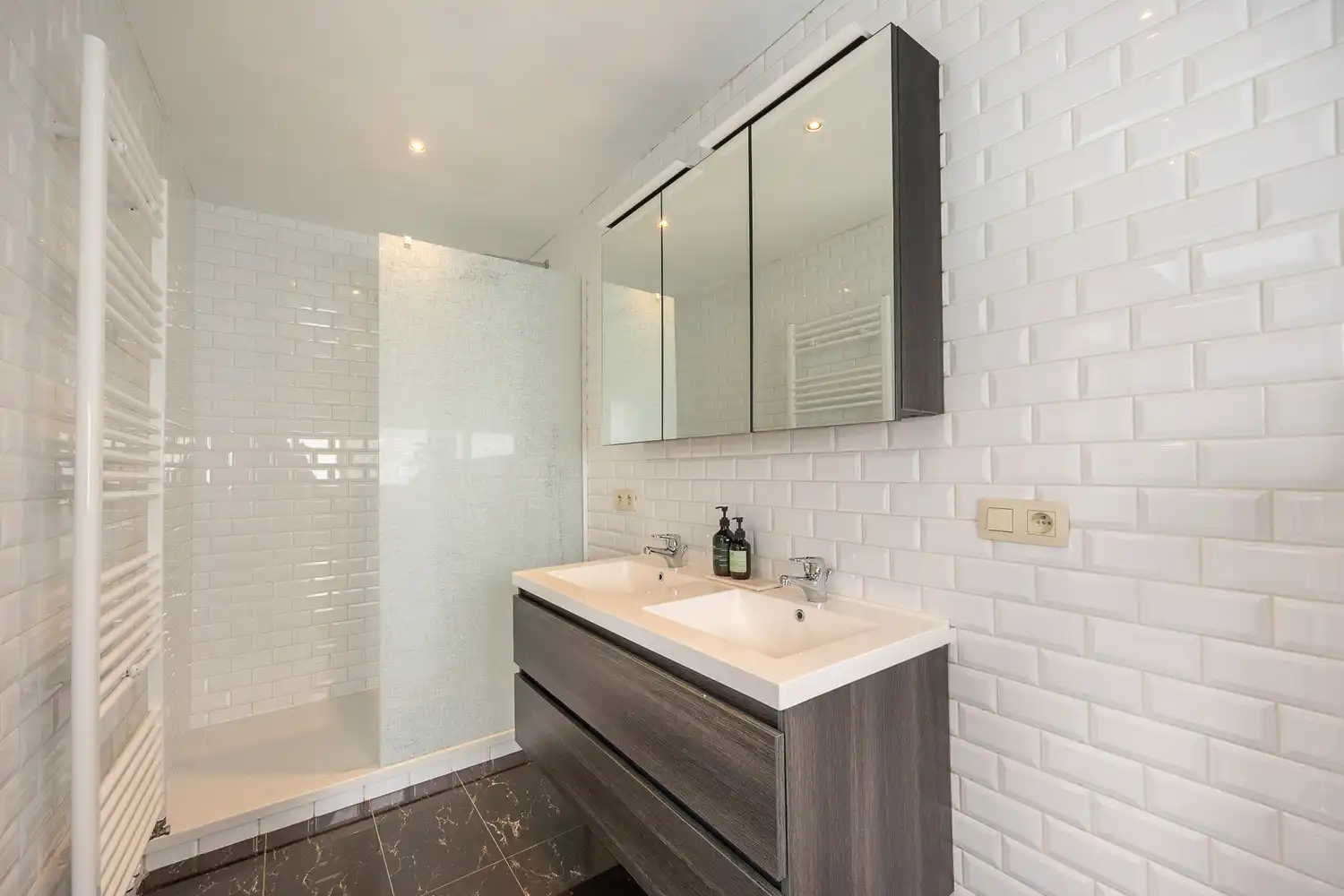 Instapklare Bel-étagewoning met 2 à 3 slk's te Zurenborg met 2 zonnige terrassen en garage foto 21