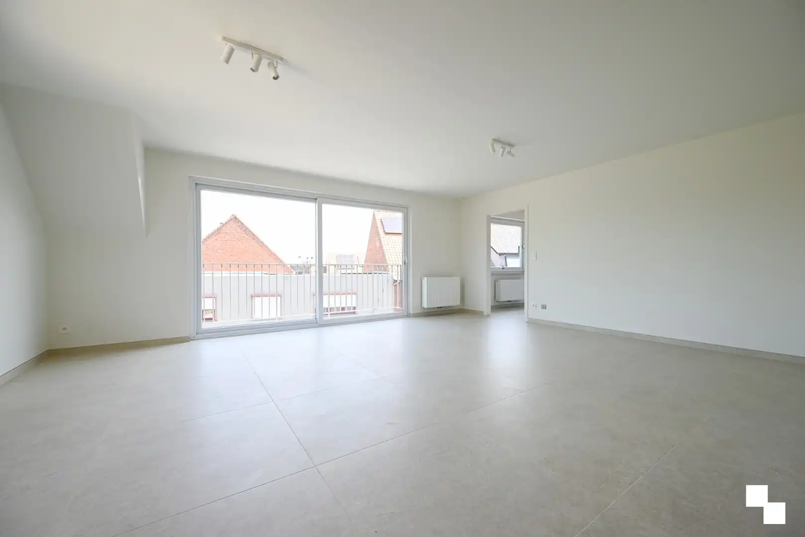 Stijlvol en energiezuinig gerenoveerd duplexappartement in kleinschalige residentie te Emelgem, Izegem foto 9