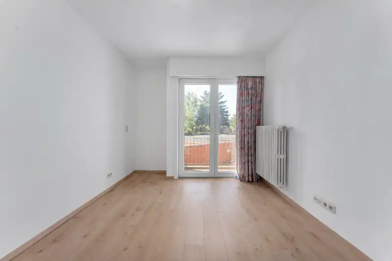 Gerenoveerd appartement met garage foto 9