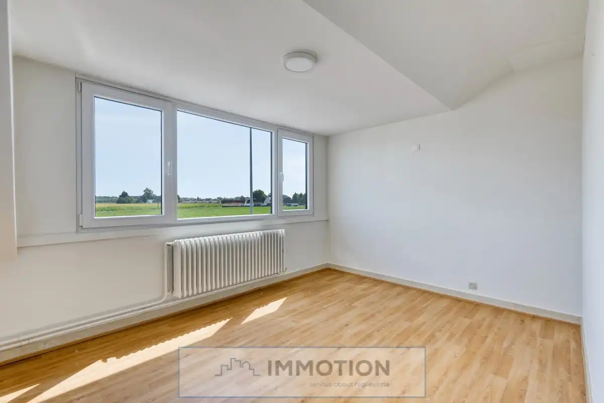 Bedrijfspand met woning en loods. foto 18