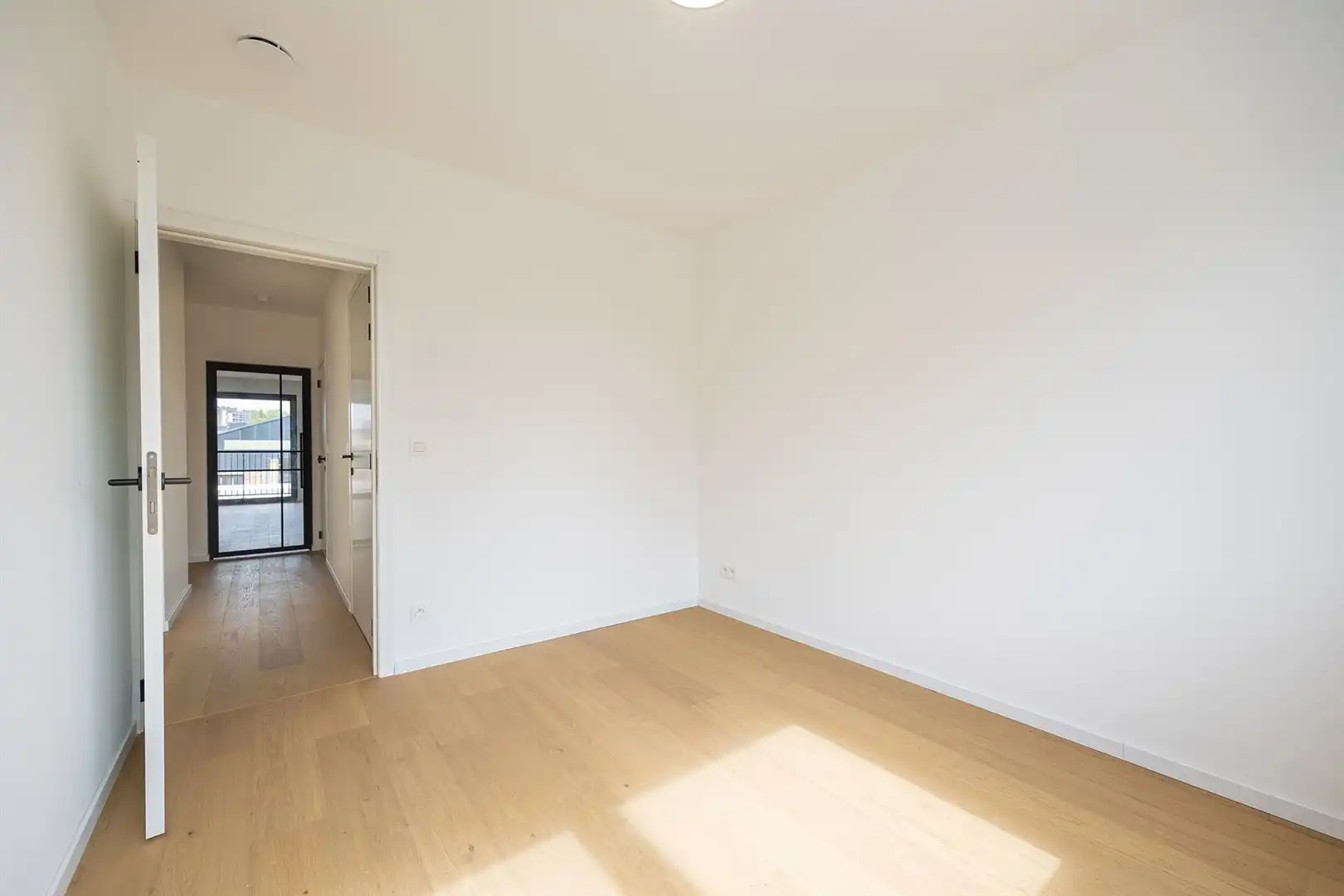 NIEUWBOUWAPPARTEMENT onder registratierechten  foto 11