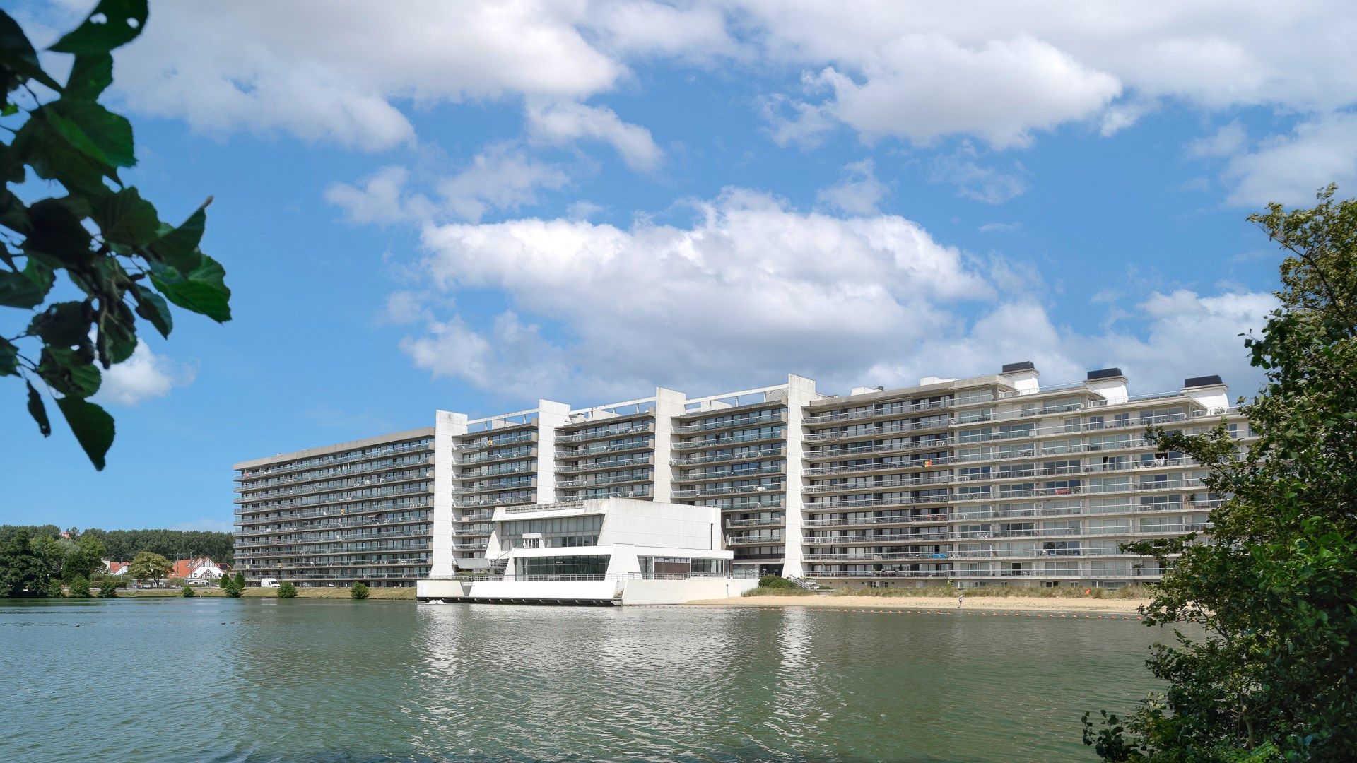 Vernieuwd appartement met mooi zonneterras te Knokke-Heist foto 14