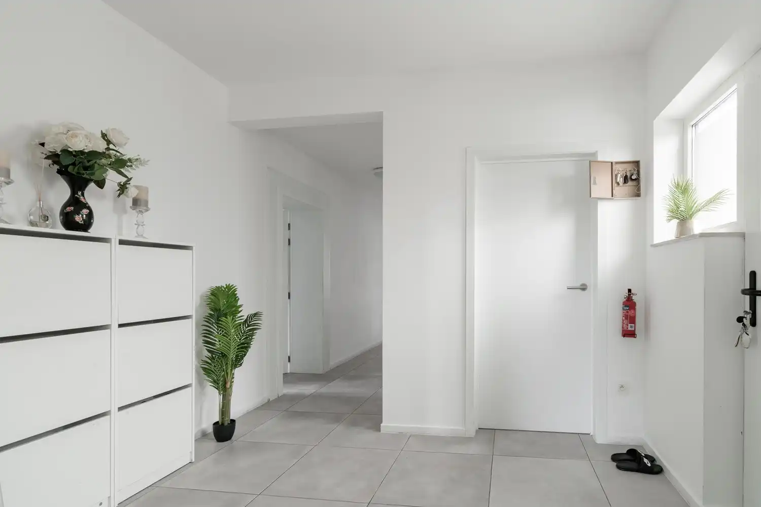 Ruim en lichtrijk 3-slaapkamerappartement met terras & tuin in Achel foto 2