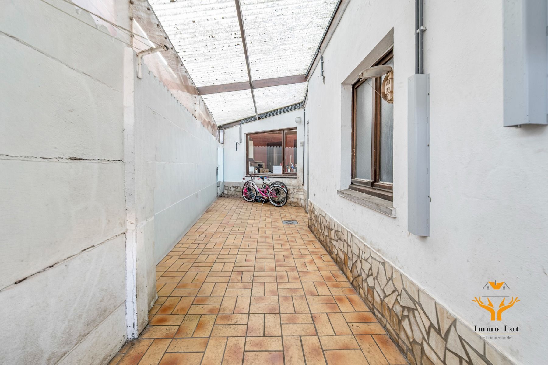 Ruime renovatiewoning met tuin in centrum Zele foto 19