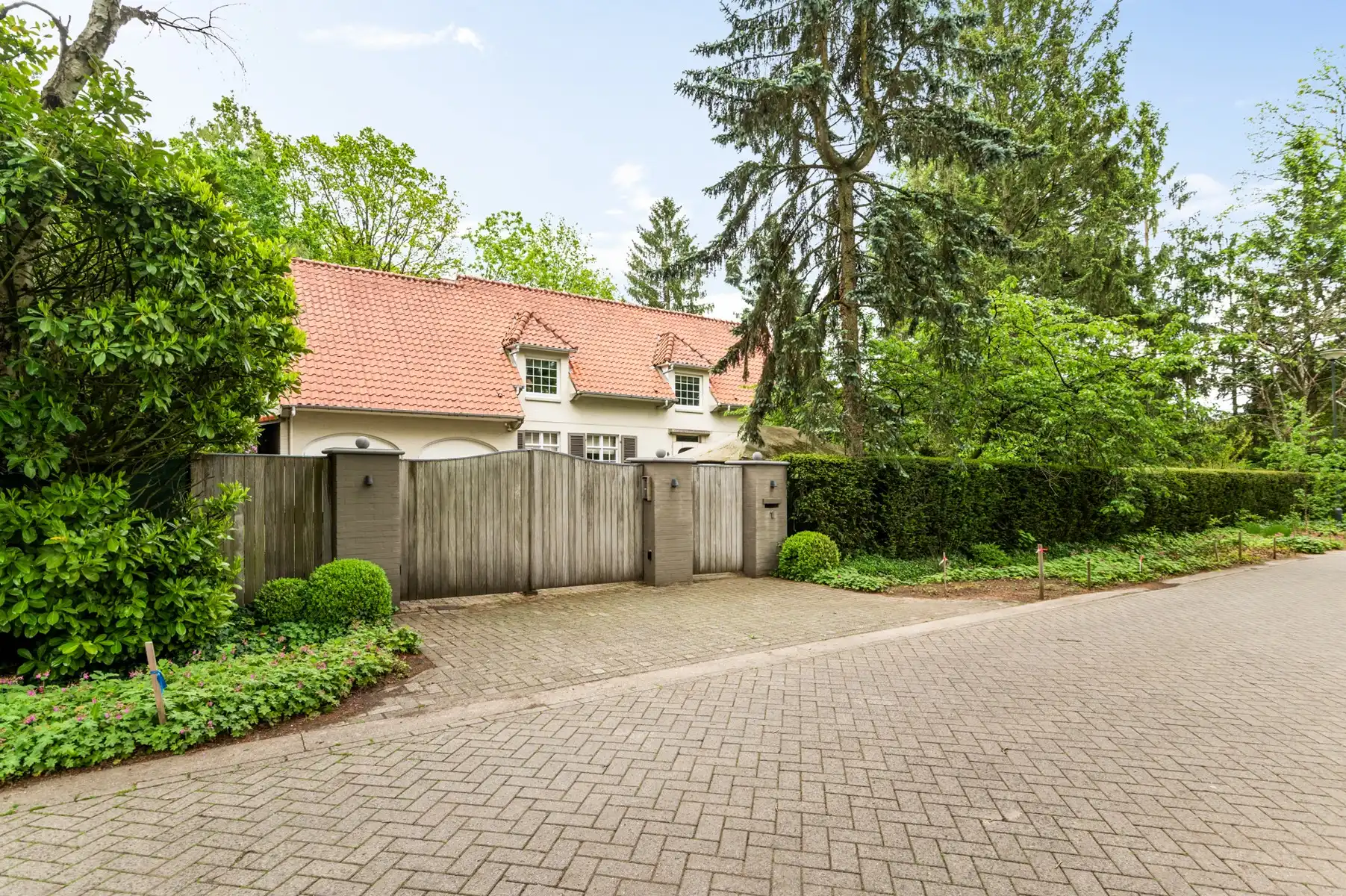 Elegante villa op een uitstekende ligging foto 2