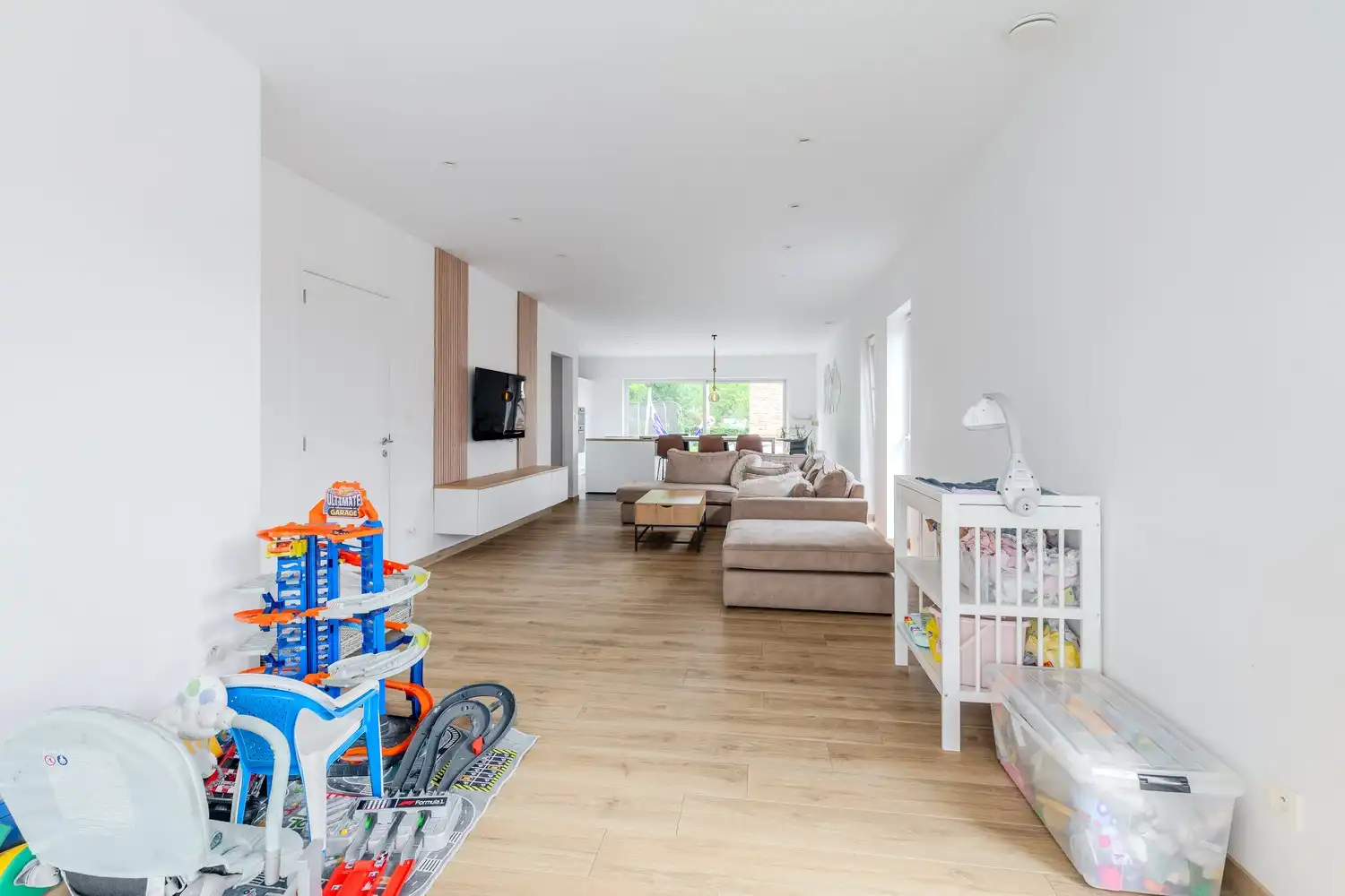 Ruime woning  op een perceel van 7a62ca met 5 slaapkamers en 2 badkamers in Stokkem foto 10