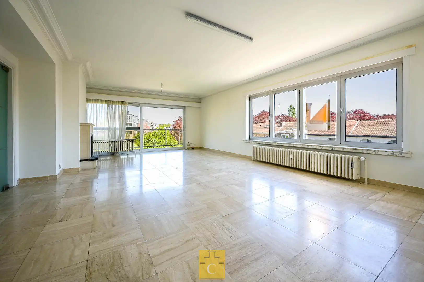 Ruim hoekappartement (155 m2) te Sint-Andries, 3 slaapkamer, terras , lift en garagebox foto 4