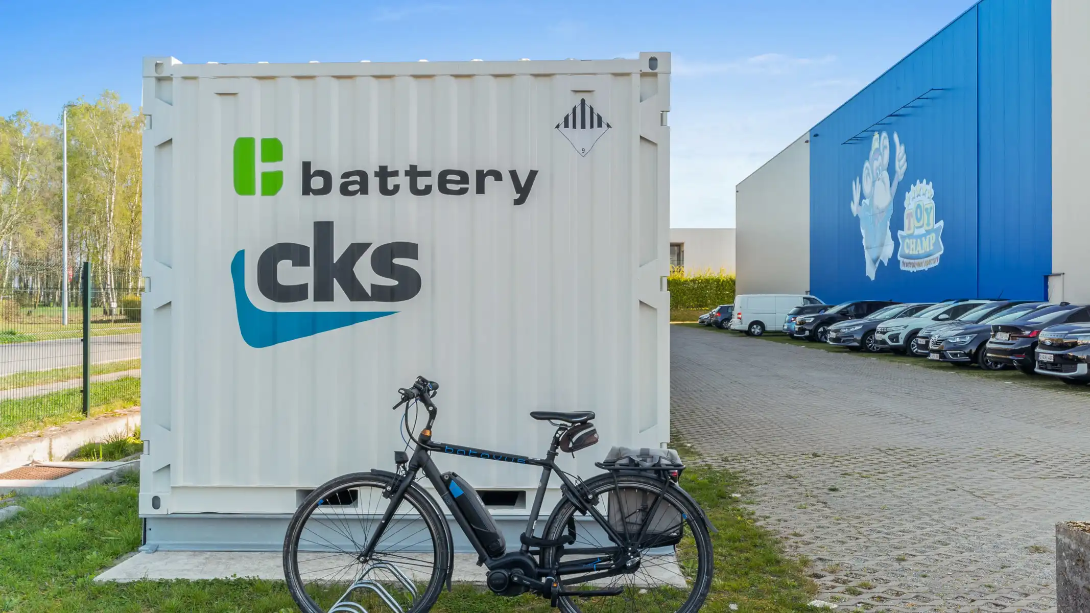 Volledig uitgerust distributiecentrum in nieuwbouwstaat foto 9