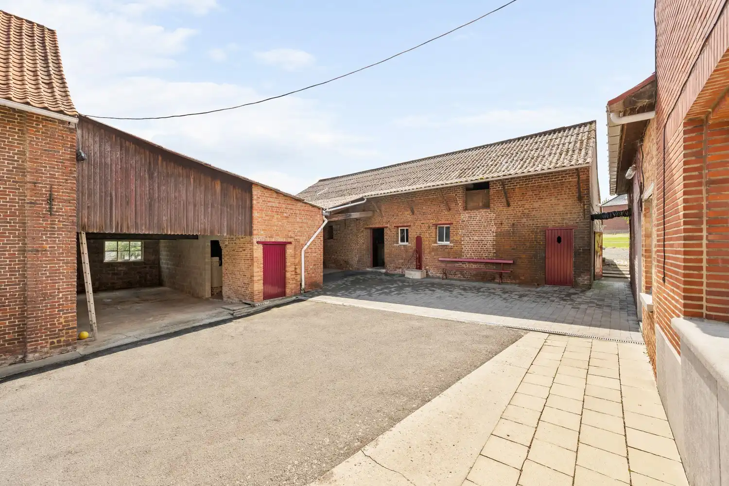 UNIEKE LANDELIJKE EIGENDOM MET WONING, STALLEN EN 15.380 M² GROND – EEN OASE VAN RUST EN RUIMTE IN PAJOTTEGEM foto 24