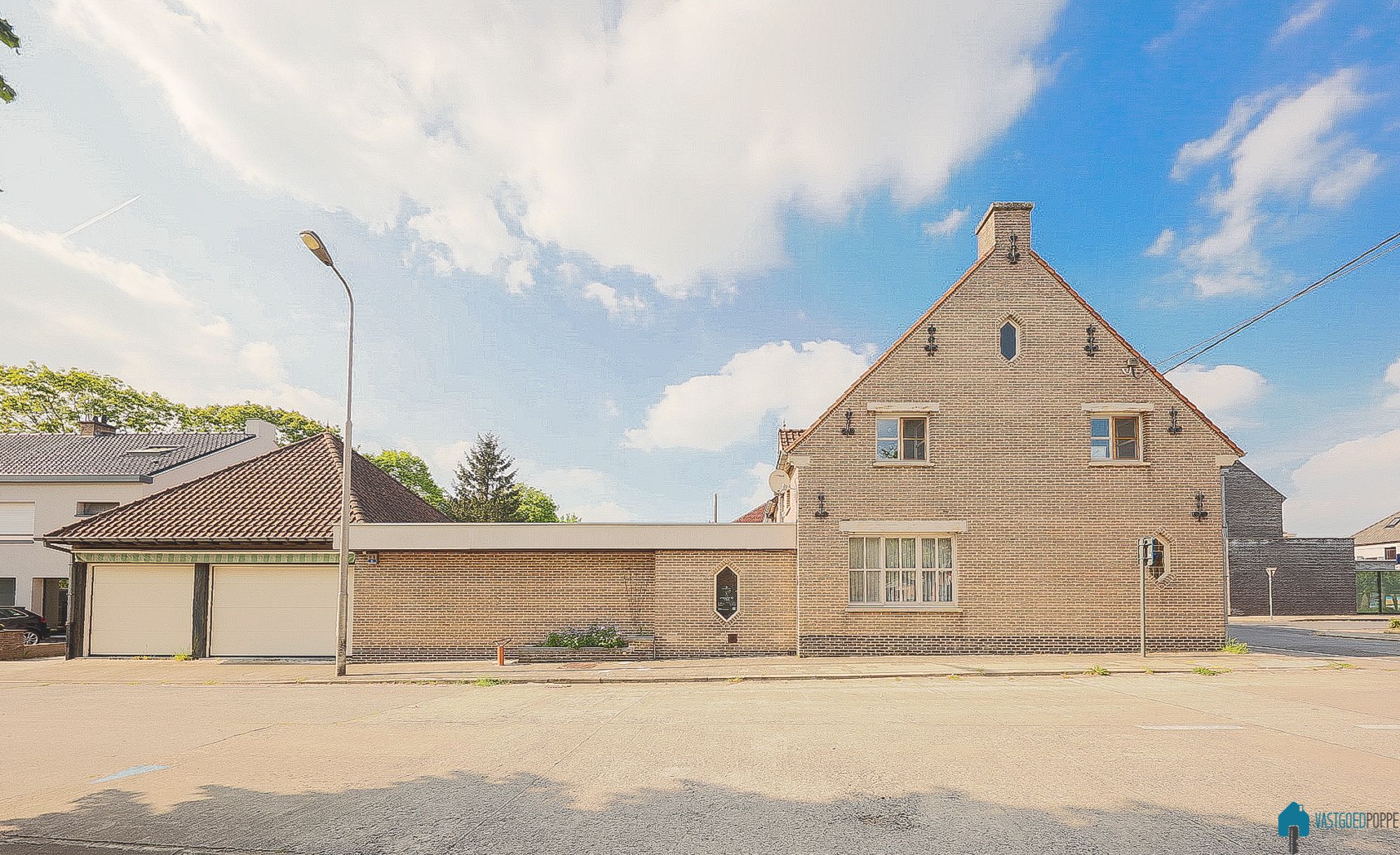 Rustig gelegen woning met aansluitend mogelijkheid tot handelsruimte. foto 3