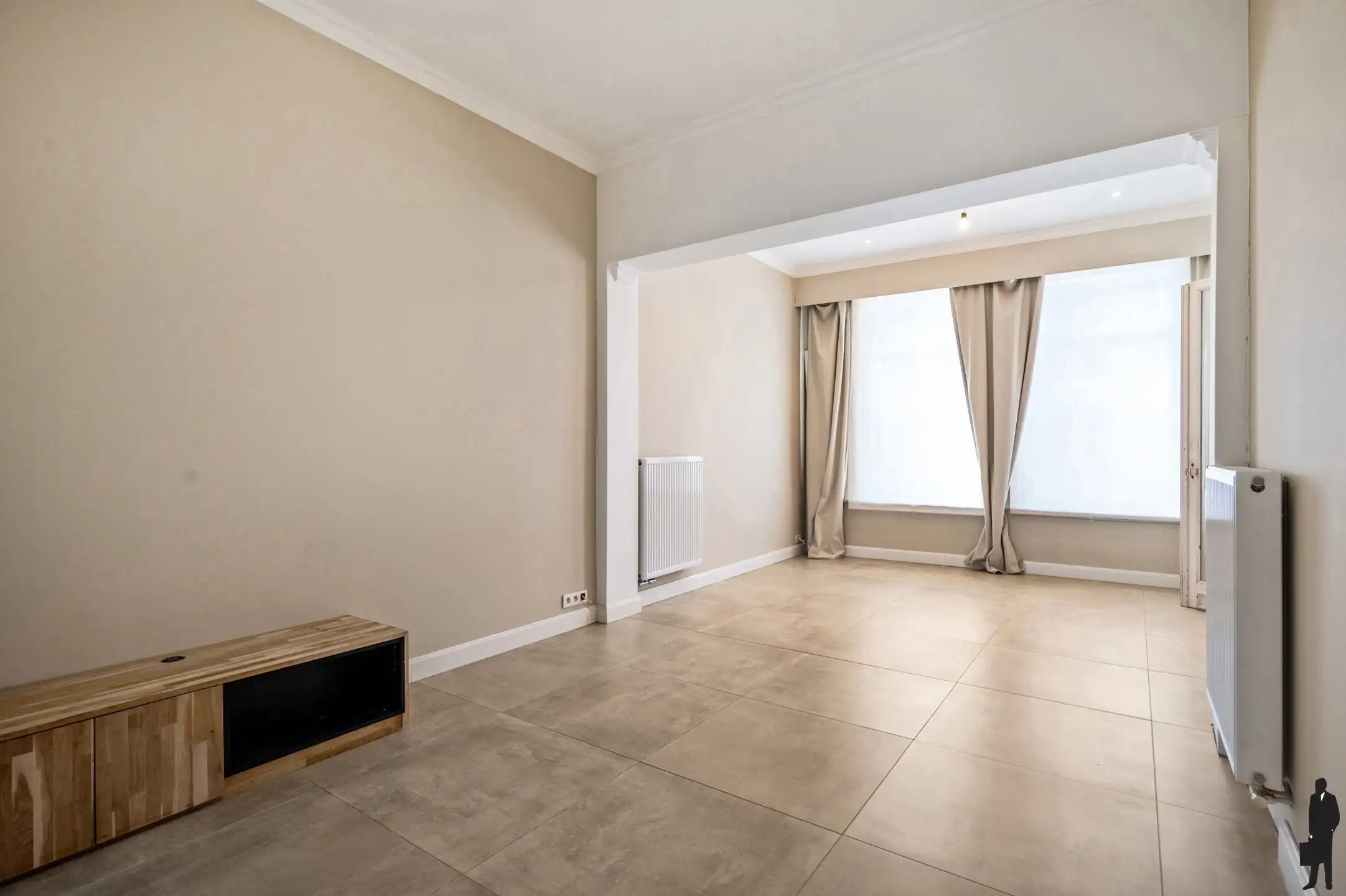 Af te werken burgerwoning met mogelijks 3 tot 4 slaapkamers foto 4